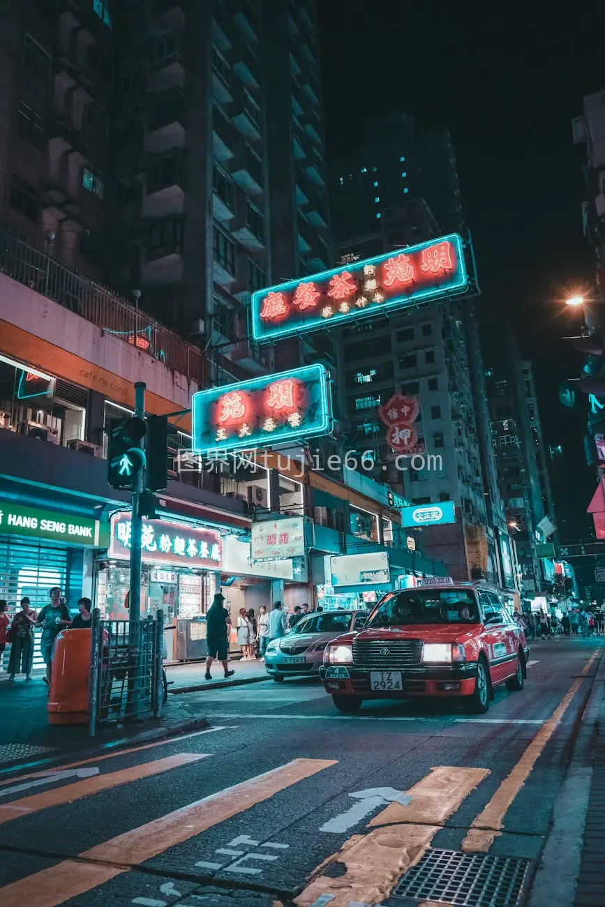 夜幕下的道路行车景致图片