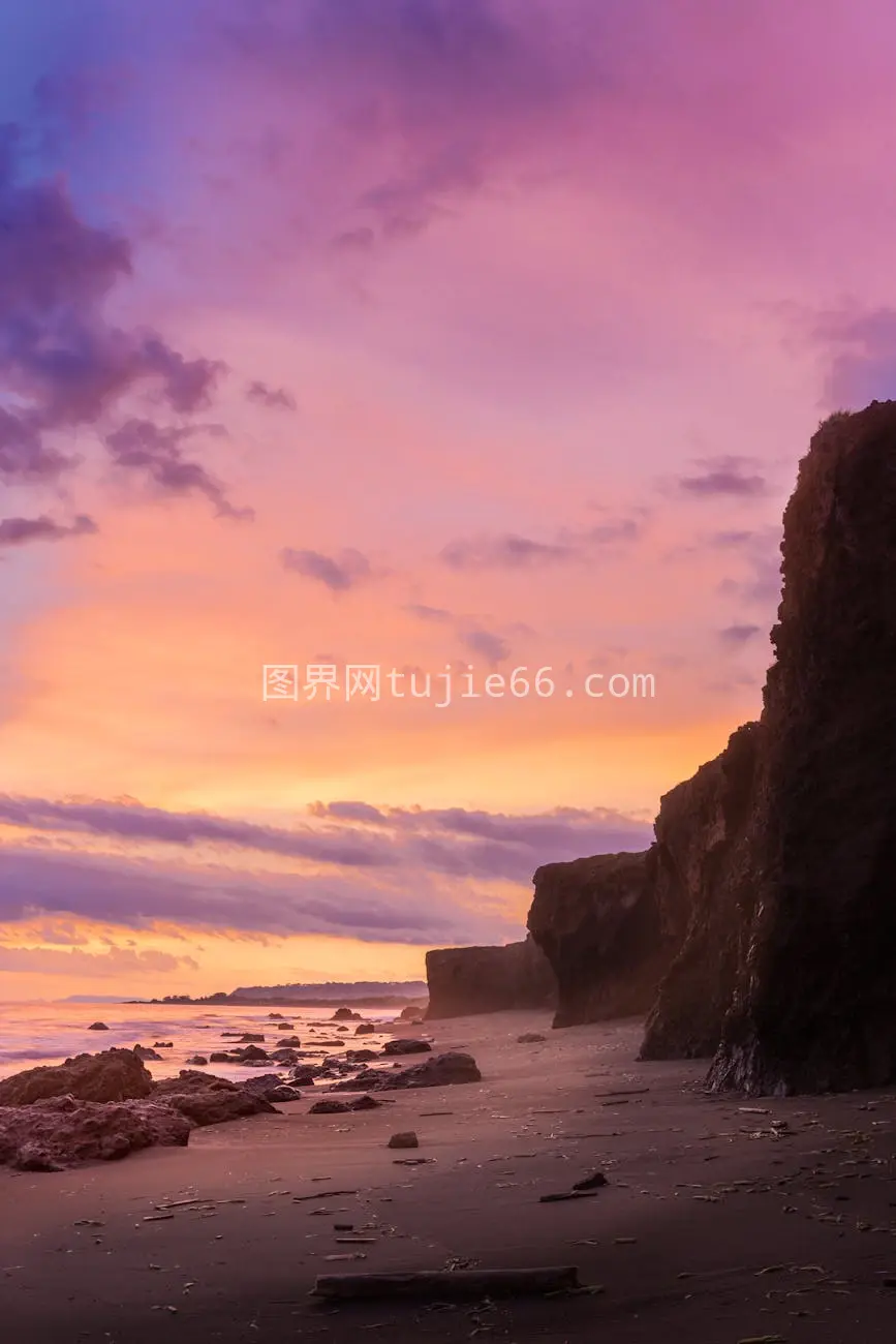 黎明海滨风景照图片