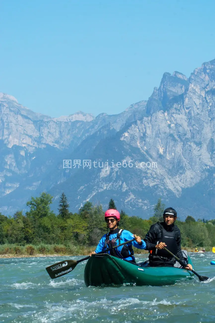 多洛米蒂山皮划艇运动体验图片