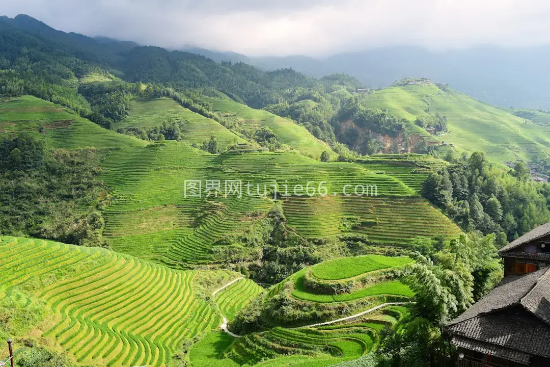 山脉壮美风景图图片