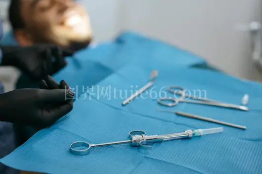 口腔工具蓝布护理概念