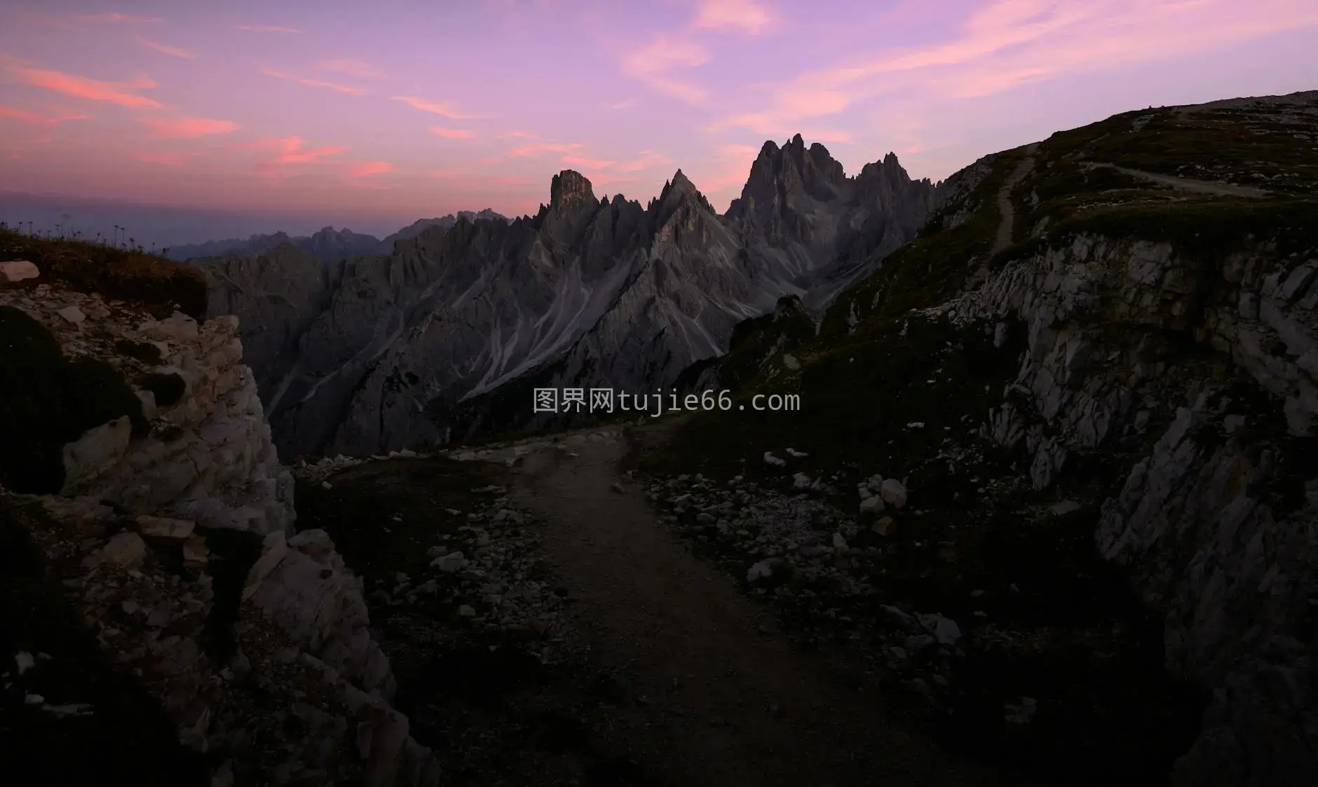 黄昏多洛米蒂山脉景色美图图片