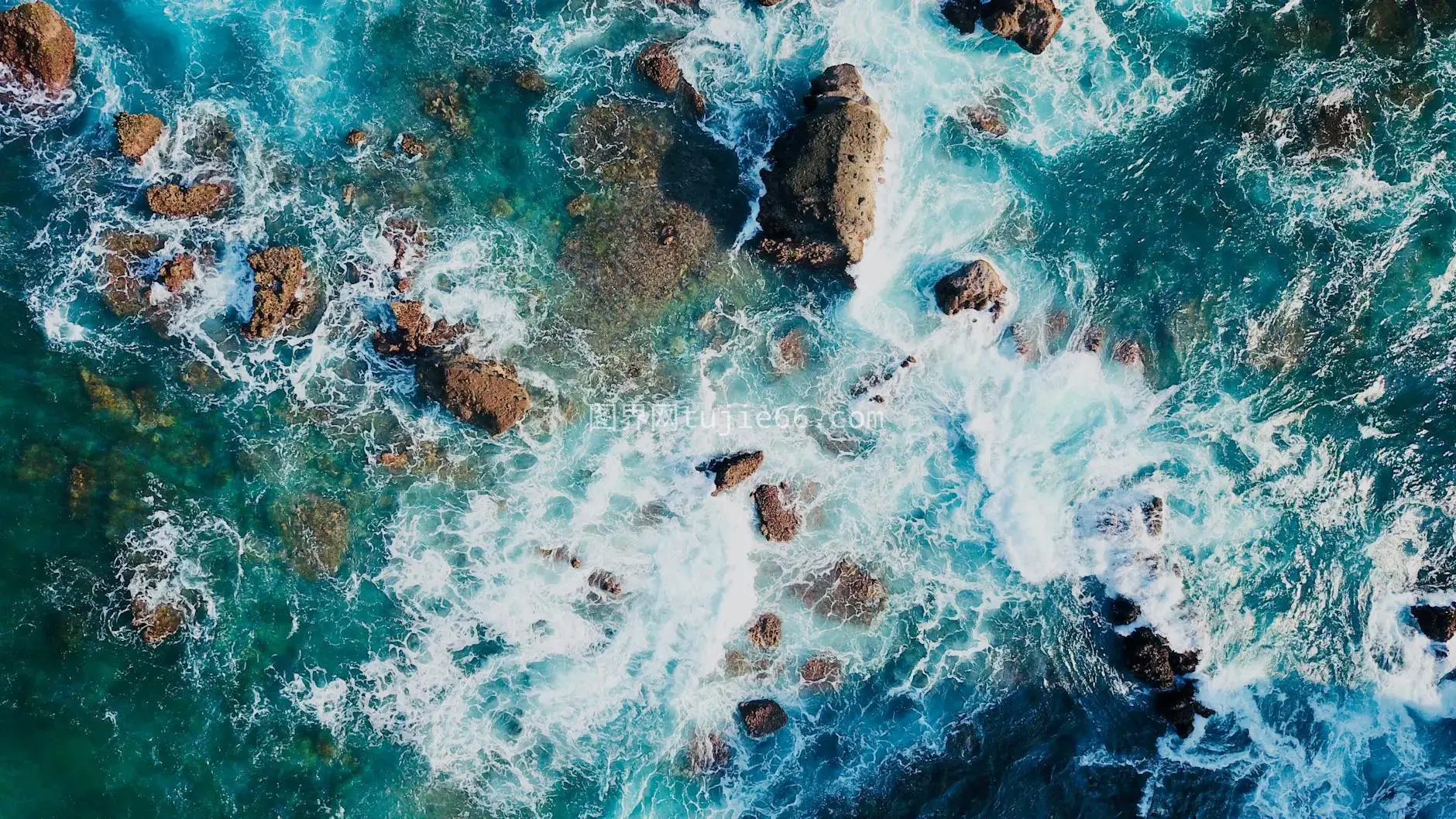 高空海浪岩石自然美景图片