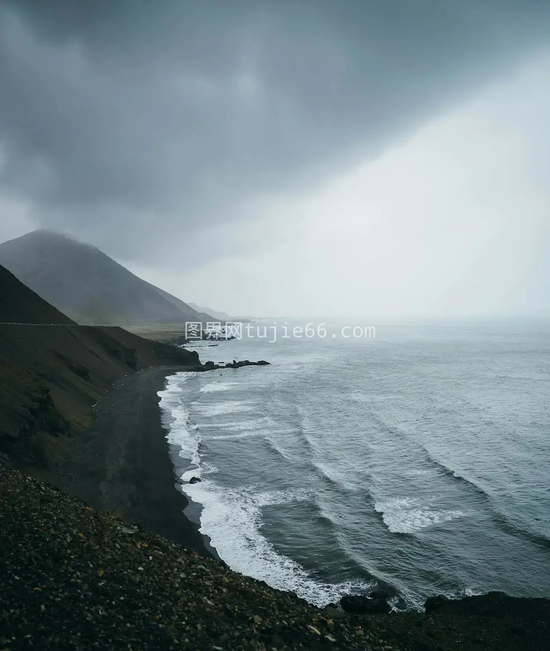 冰岛黑沙滩情绪化海景戏剧云彩图片