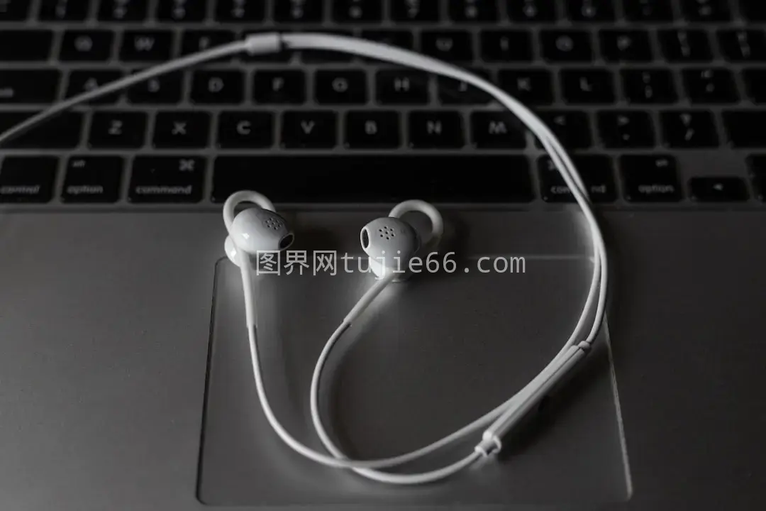 MacBookPro白色耳机使用体验图片