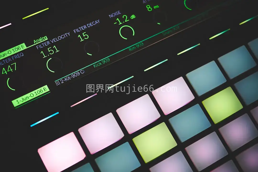 高清数字MIDI控制器开启瞬间图片