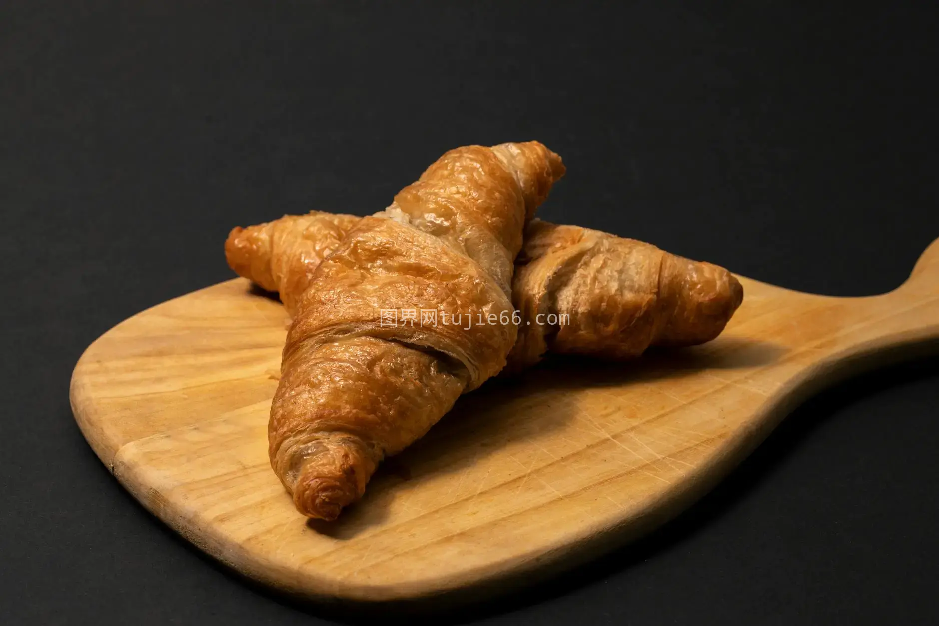 法式羊角面包croissant美食分享图片