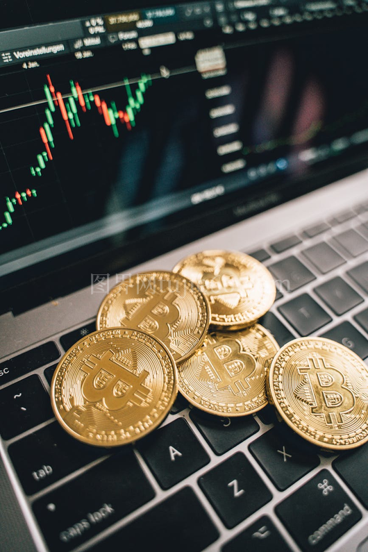 黄金比特币键盘图表分析