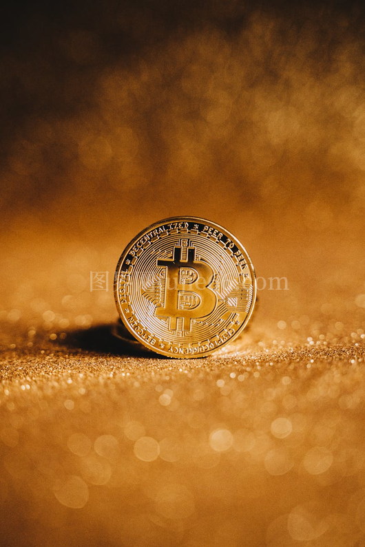 黄金比特币闪耀象征数字金
