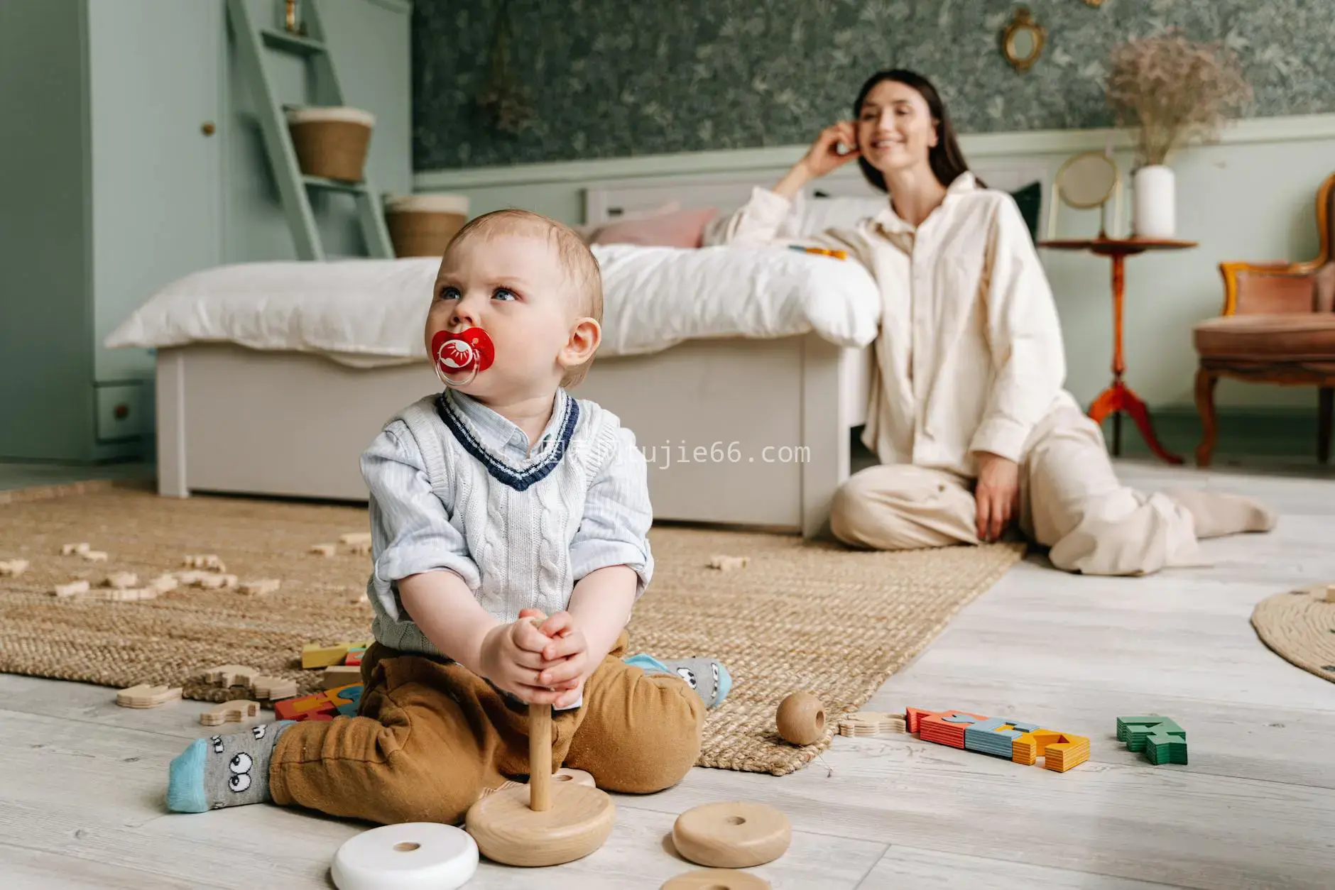 母子室内玩具共享欢乐时光图片