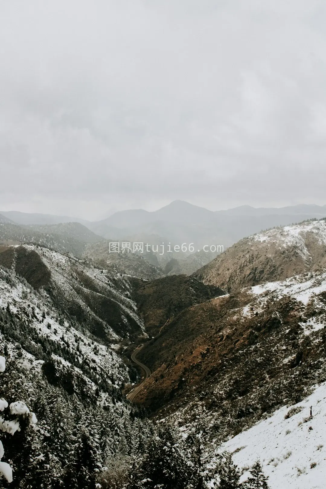 雪峰白云映日辉图片