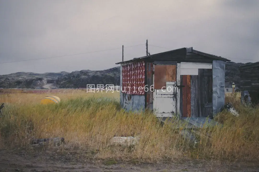 田野小屋景致图片