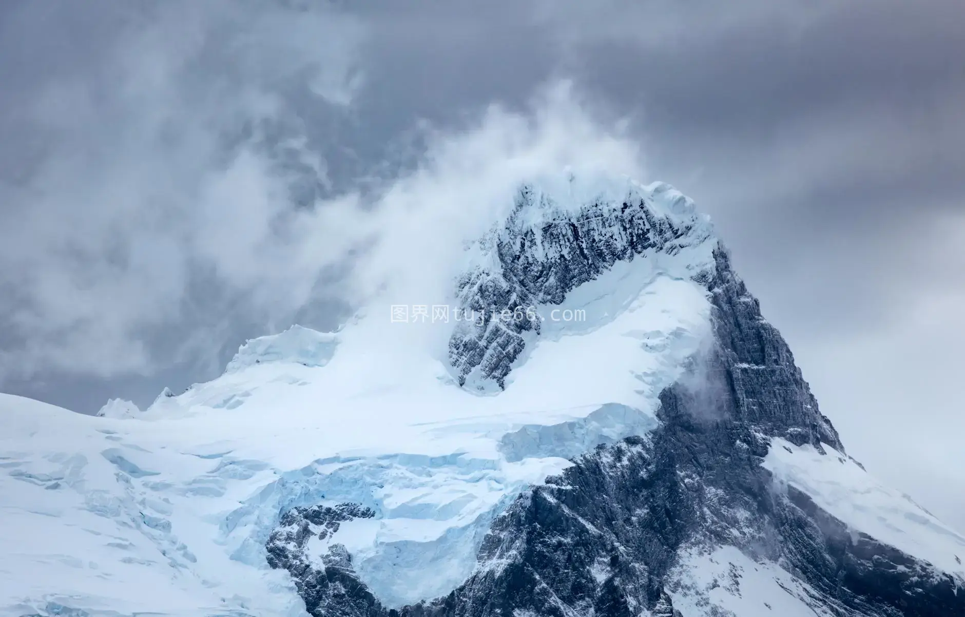 巴塔哥尼亚雪峰自然美景图片