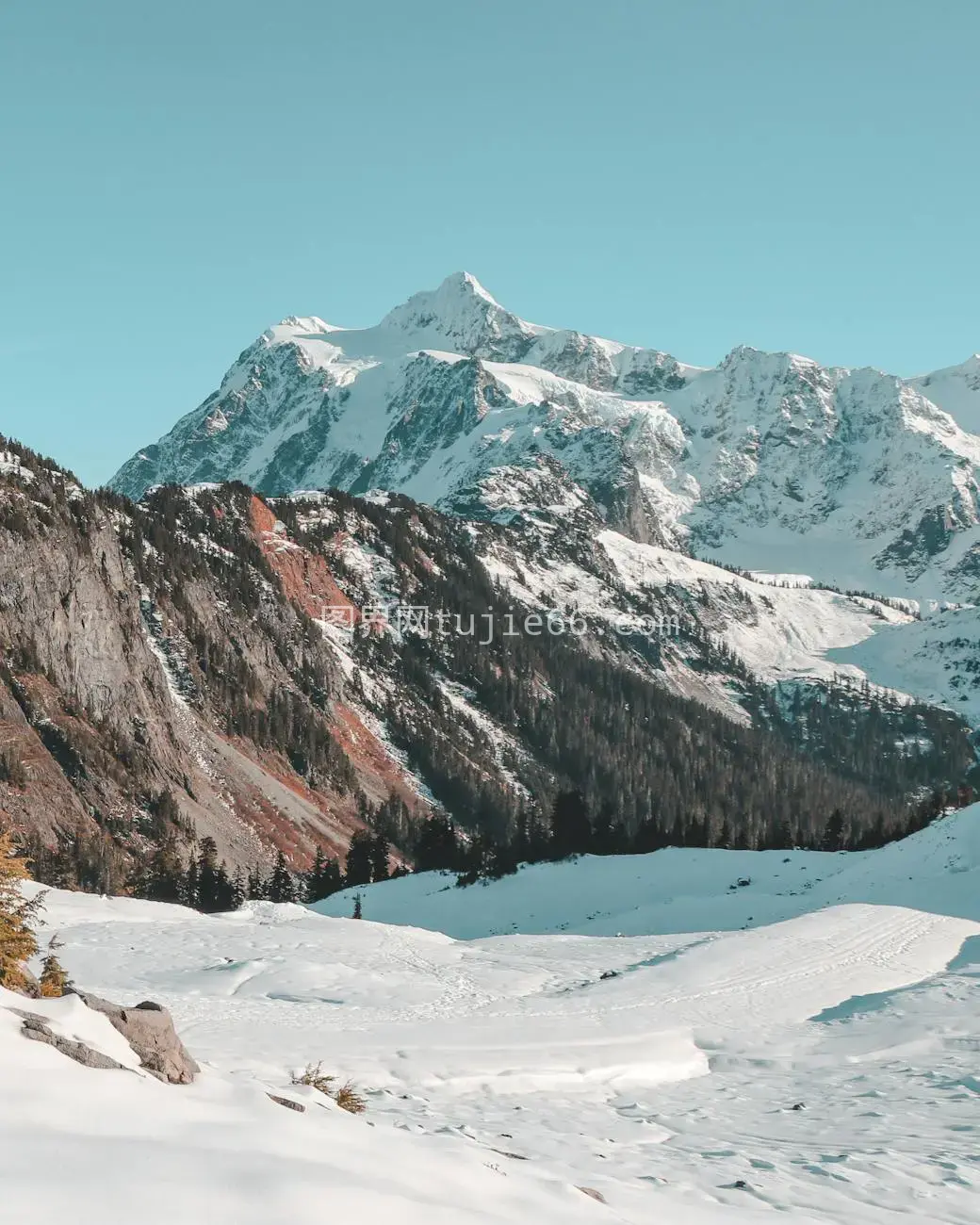 华盛顿雪山冬日蓝空美图图片