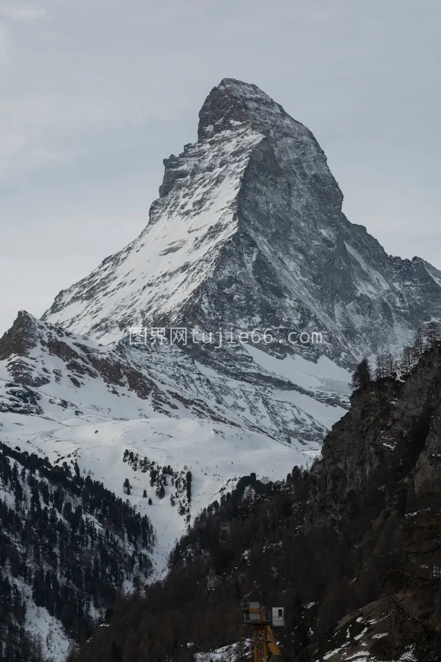 雪帽马特洪峰泽马特冬日美景图片