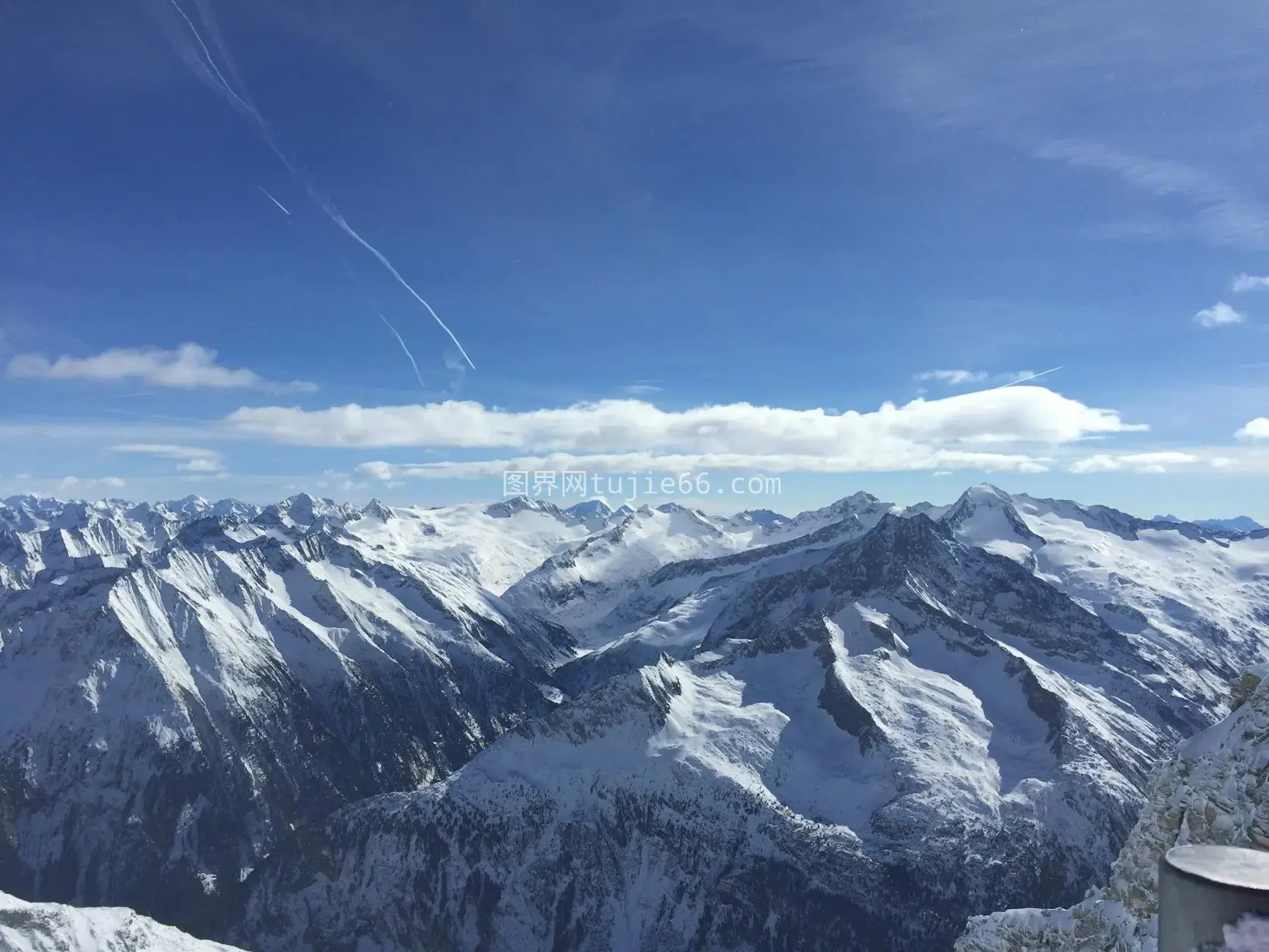 奥地利蒂罗尔雪山冬季美景图片