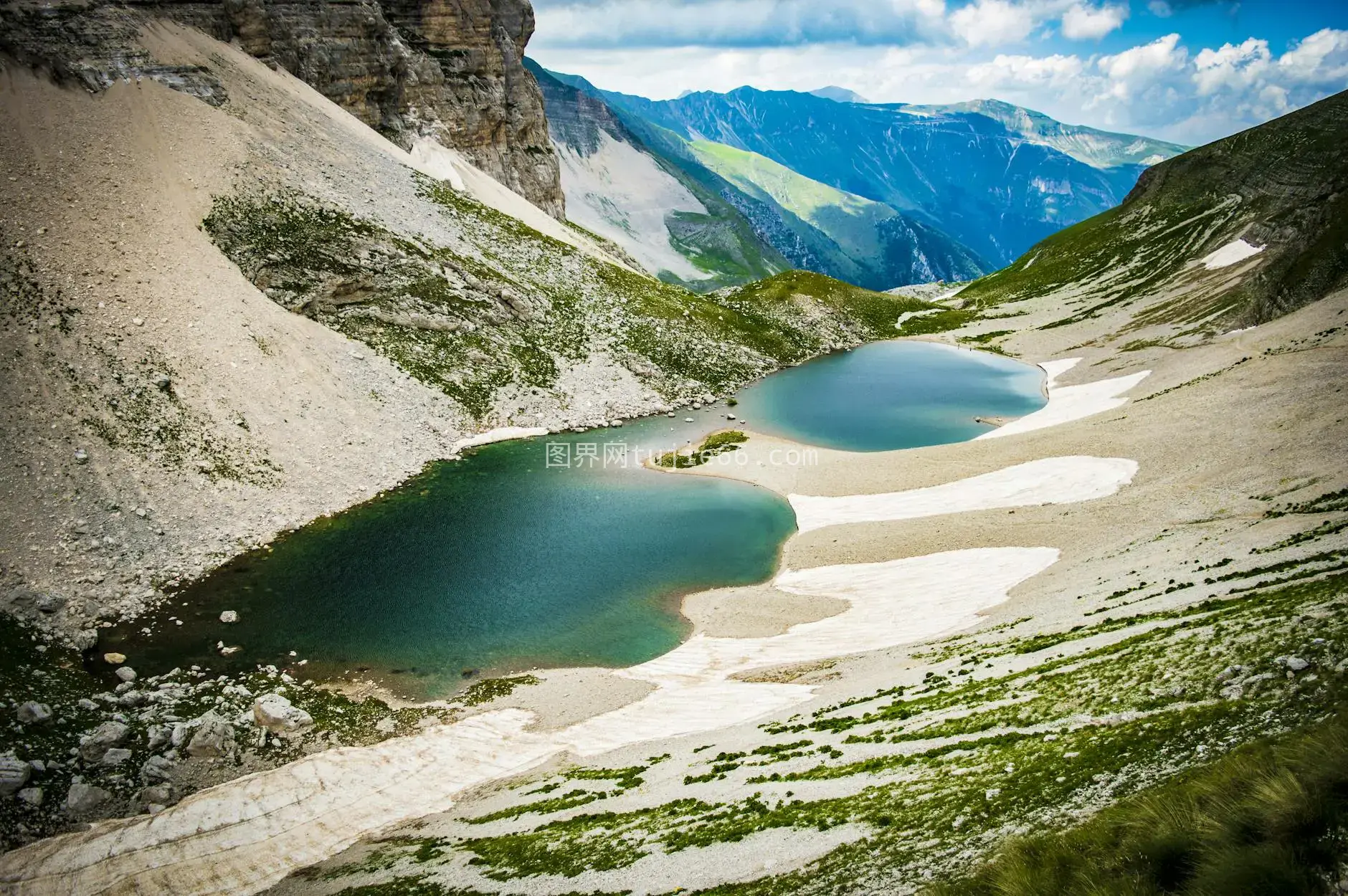 意大利蒙特莫纳科湖泊山景图片