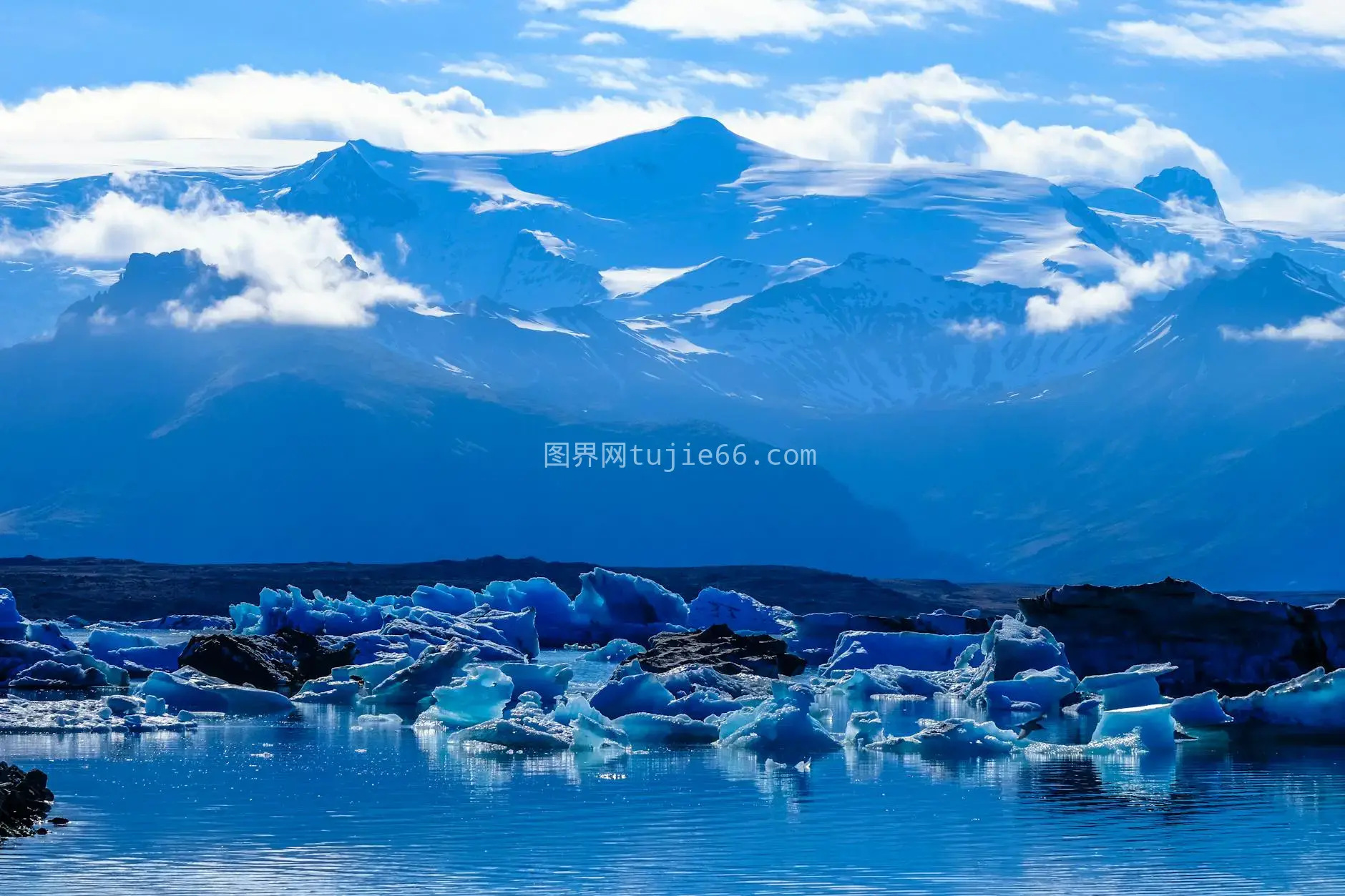 冰山雪山蓝天风光图片