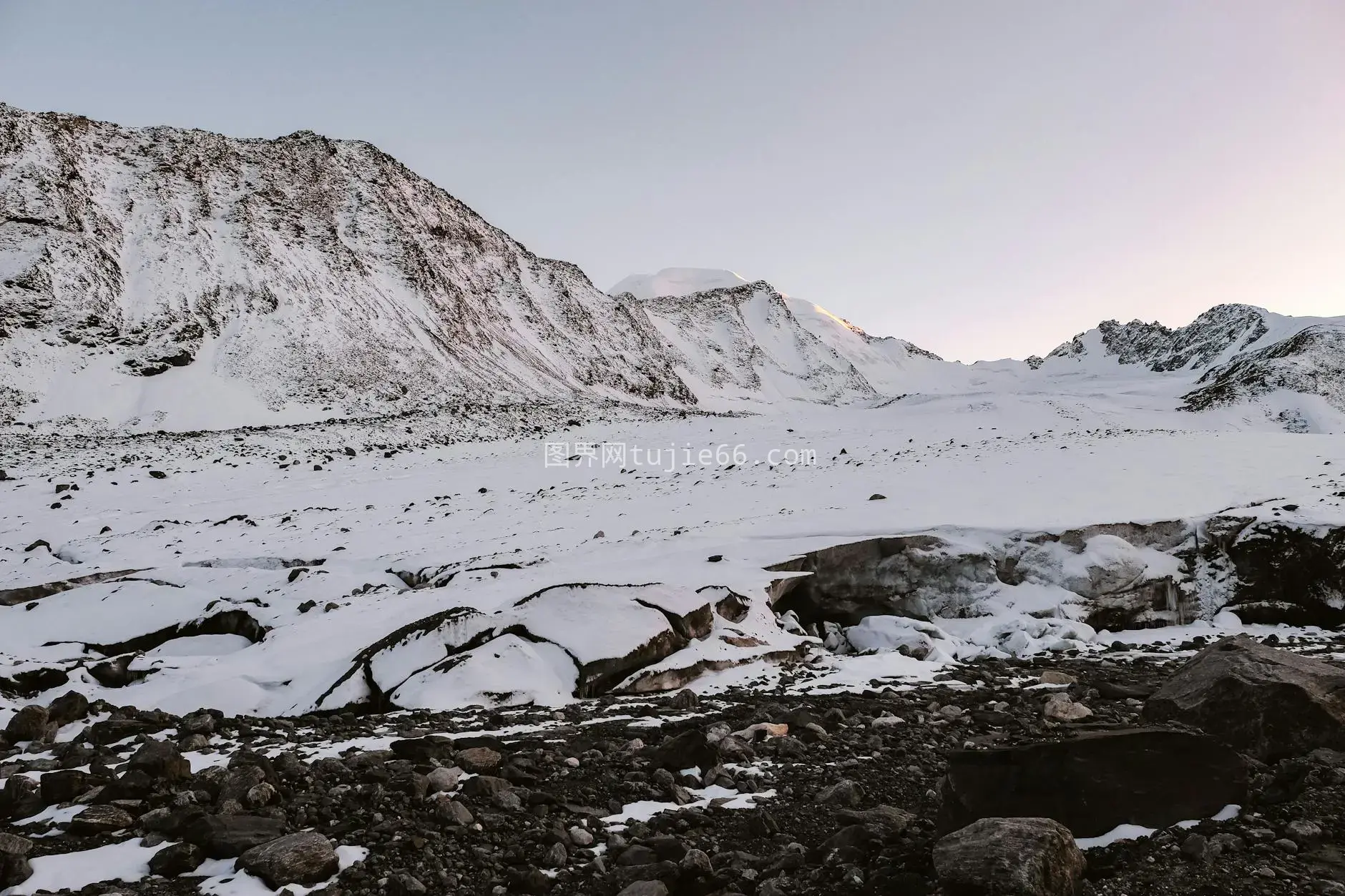 雪山冰川黎明胜景图片