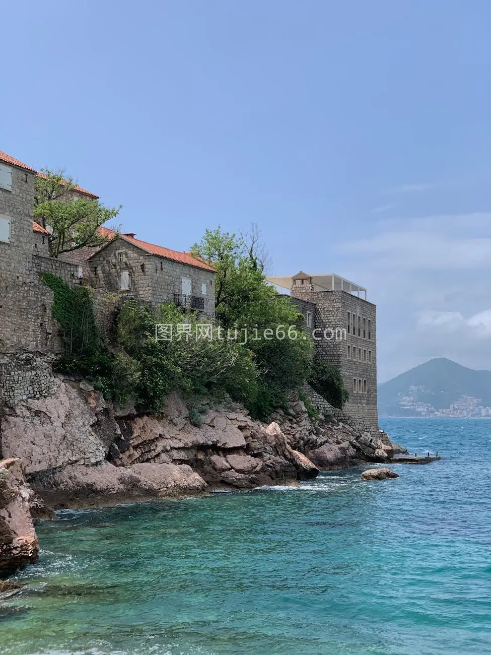 历史建筑碧海蓝天海岸线图片