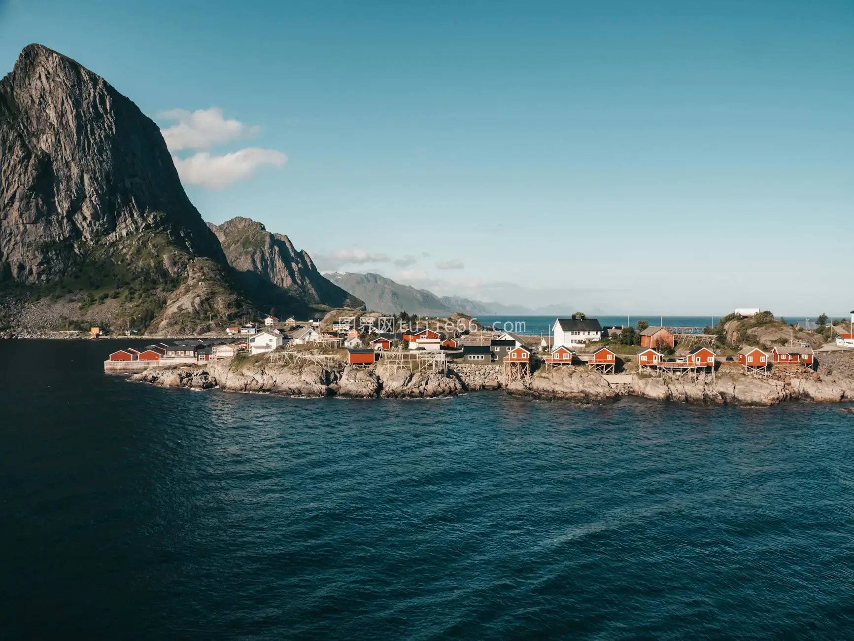 挪威红屋峡湾山景图片