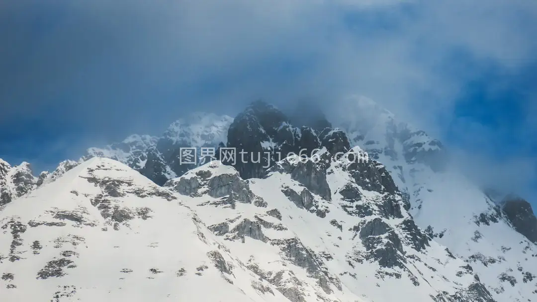 雪覆黑山自然风光图图片