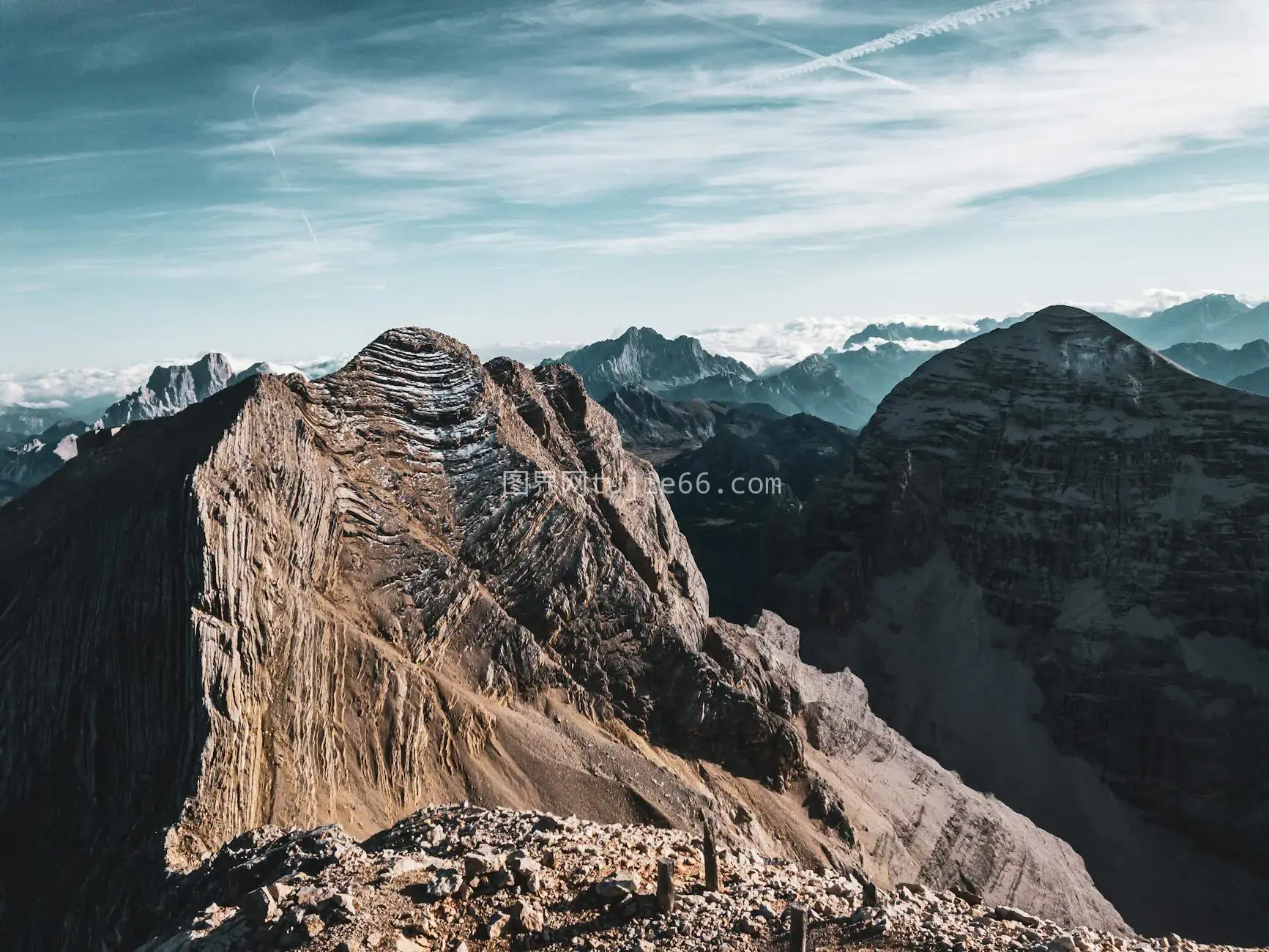 意大利科尔蒂纳丹佩佐晨曦Dolomites壮美山景图片