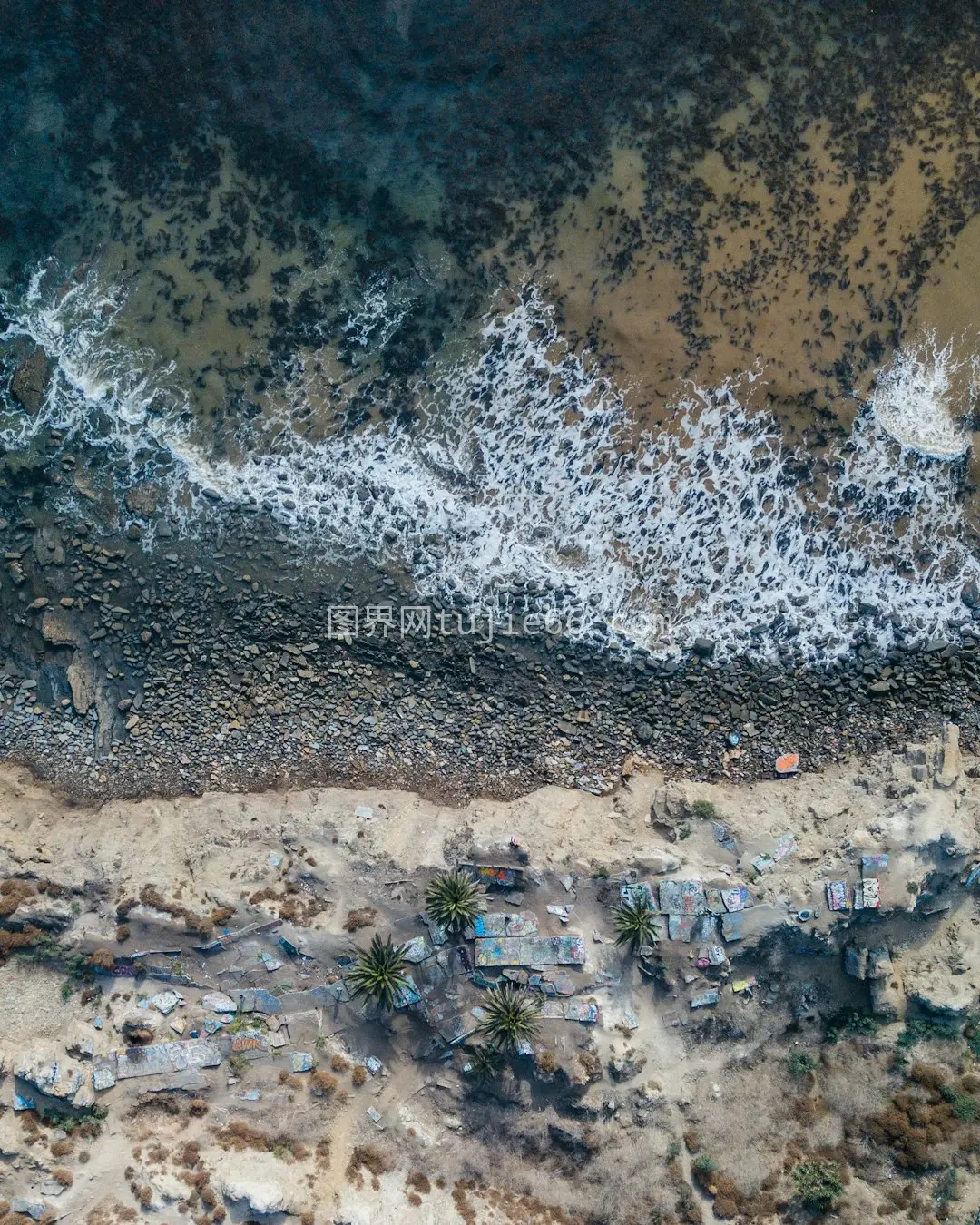 空中俯瞰海景海岸线美图图片