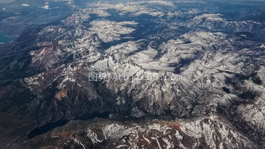 空中俯瞰山景摄影作品图片