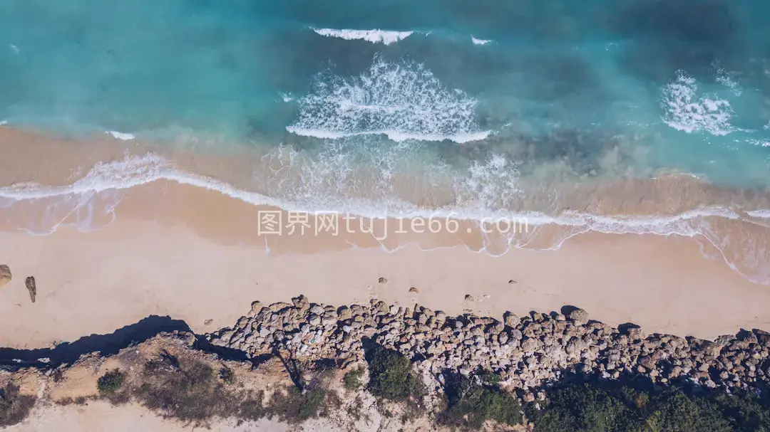 空中白天海岸风景美图图片