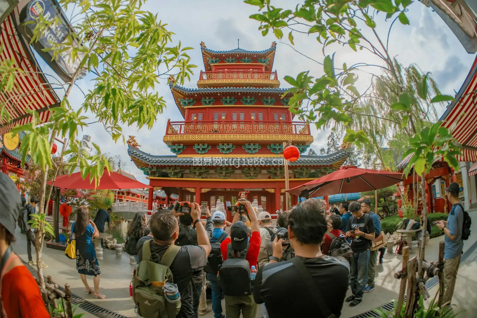 印尼雅加达寺庙欢庆场景图片