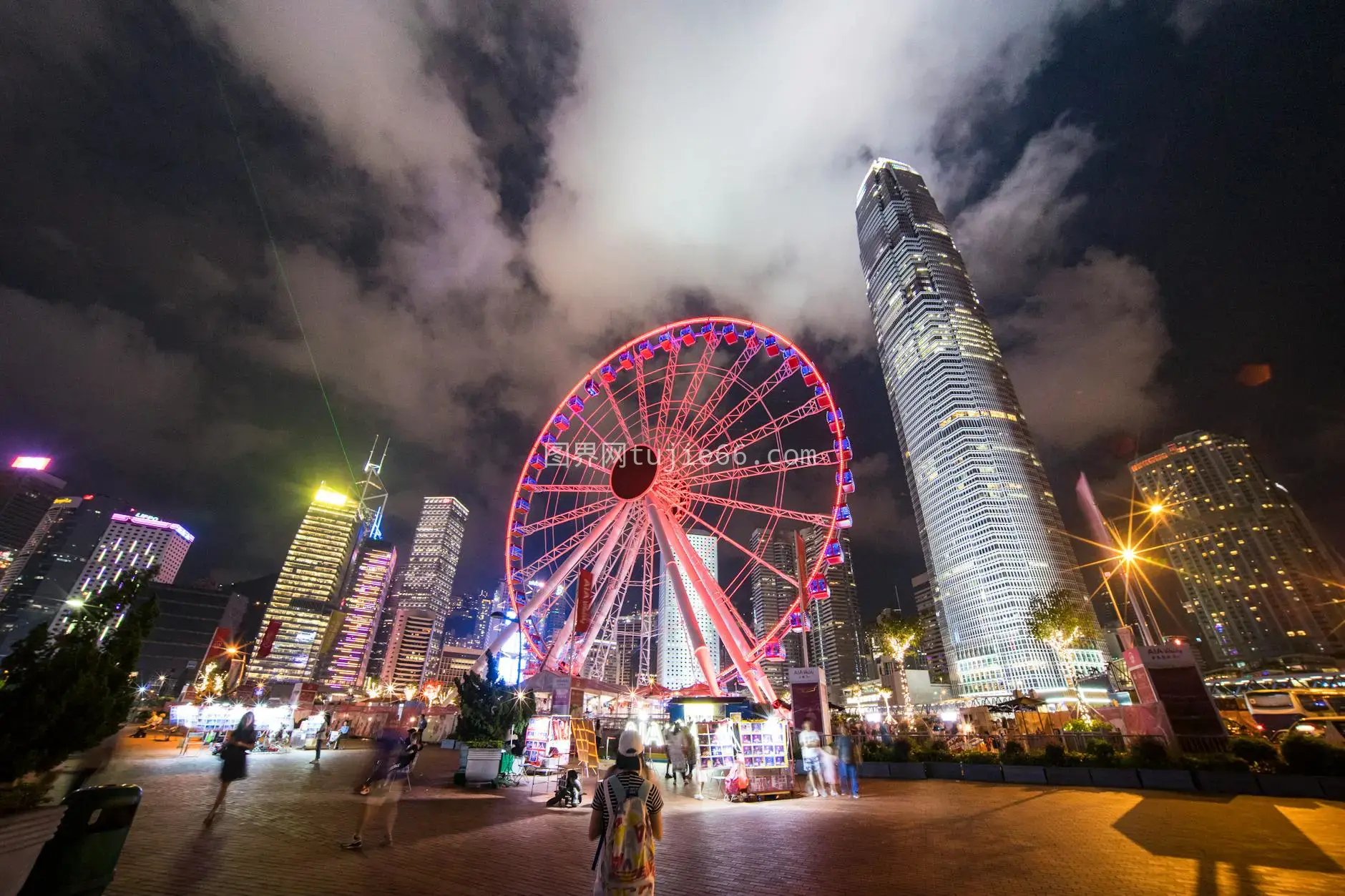 香港夜景璀璨摩天轮映繁华城图片