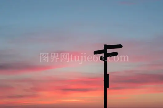 黄金时刻道路标志剪影美图