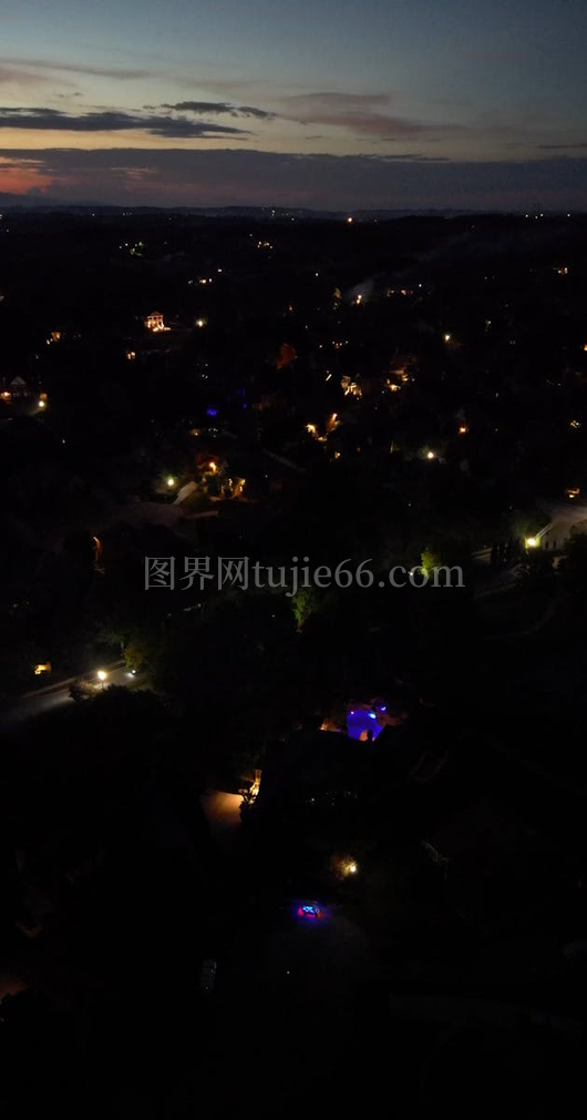 无人机视角晚霞烟花天空美景