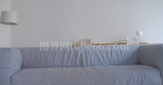 电视前体育迷激情观赛