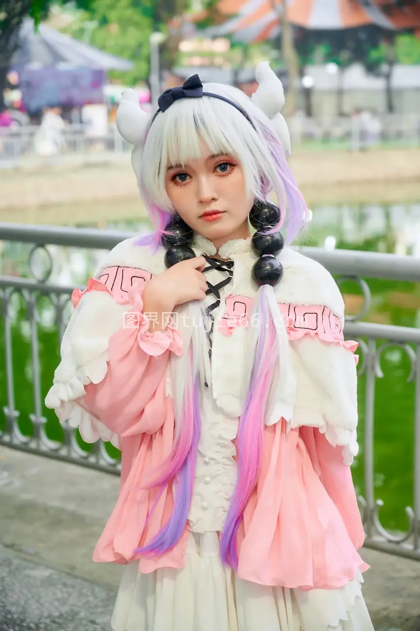 cosplay户外独特彩妆肖像图片