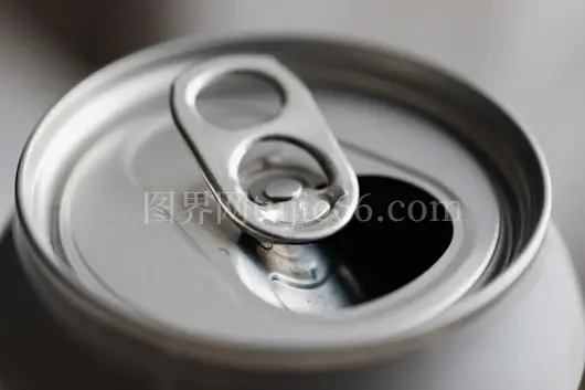 铝罐特写金属质感设计