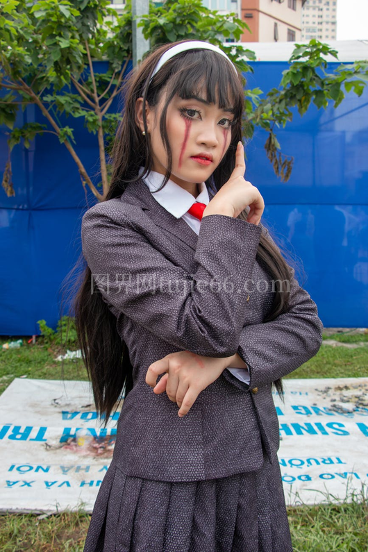 Cosplayer自信外景秀细致装束