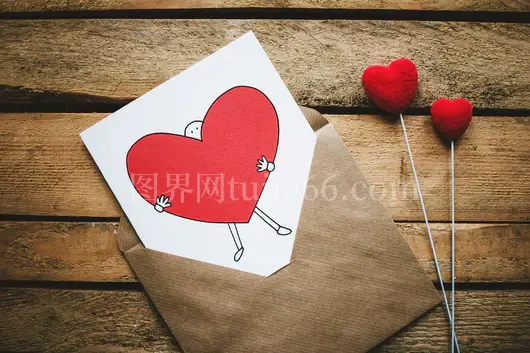 情人节红心卡通卡片木桌设计
