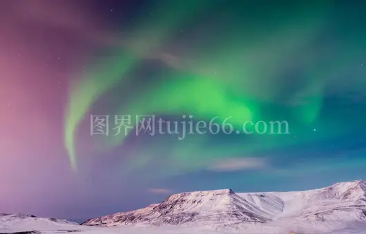 冰岛雪山星空极光