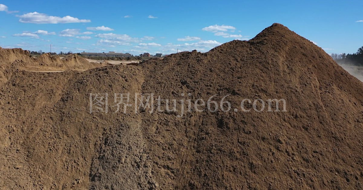 采石场重型机械应用场景