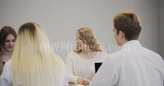 商务人士共商大计