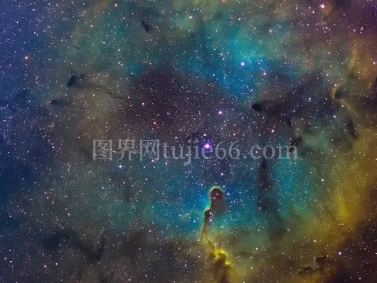 蓝绿白抽象画作呈现视觉盛宴