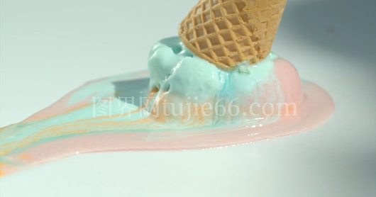 冰淇淋融化美食瞬间