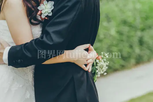 九龙花园新娘新郎浪漫拥抱