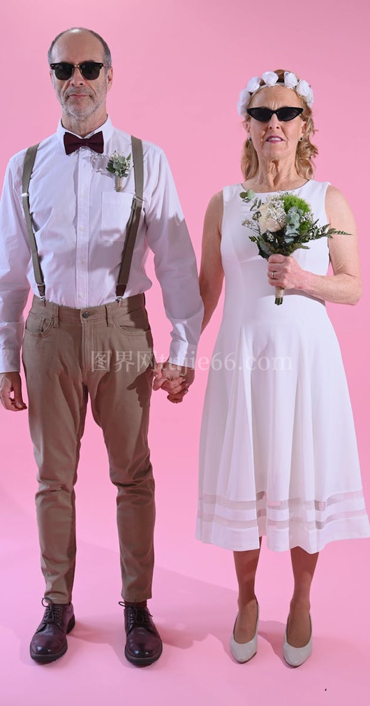老年夫妇婚纱婚礼照