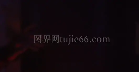 太空女性飞船维修瞬间