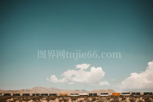 铁路货运火车行驶景象