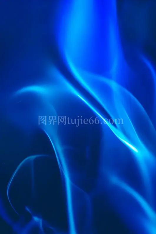 蓝白烟雾插画呈现