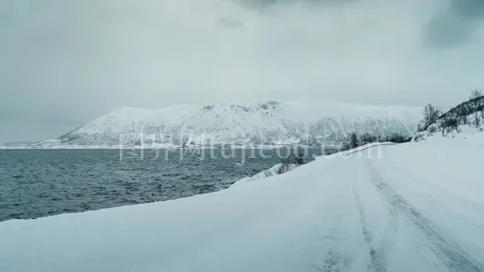 挪威雪地冰封路海岸景